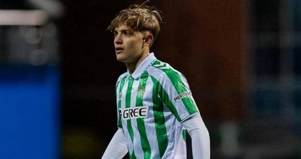 3球8助攻，曼联夏窗头号目标曝光！20岁西甲天才意甲爆红，身价翻倍仍遭疯抢